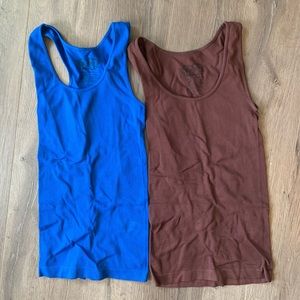 2 tank tops